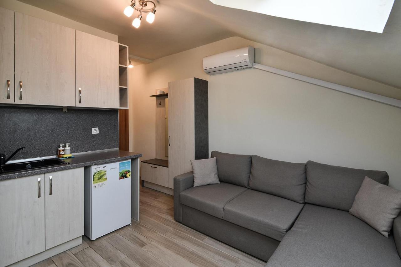 Small Studio On Budget In The Heart Of City Βάρνα Εξωτερικό φωτογραφία
